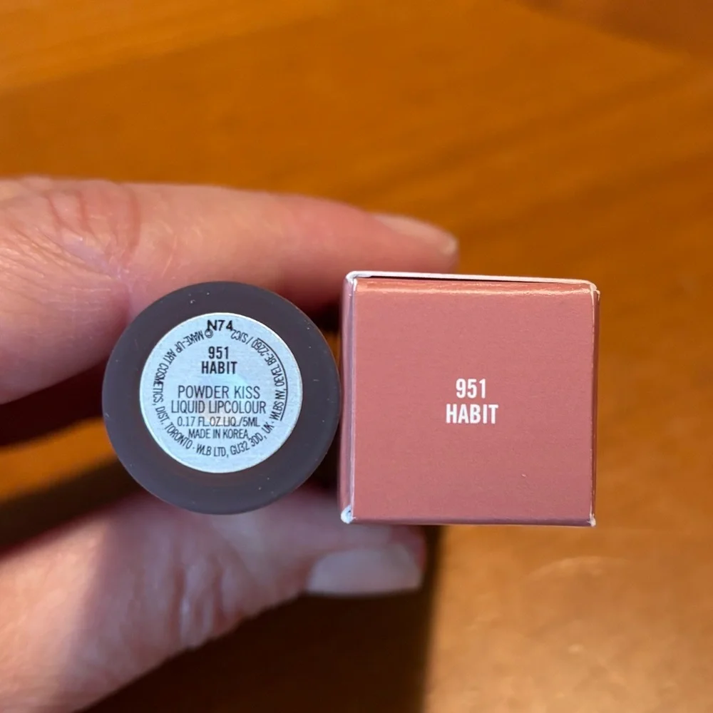 MAC Powder Kiss Liquid Lipcolour Habit